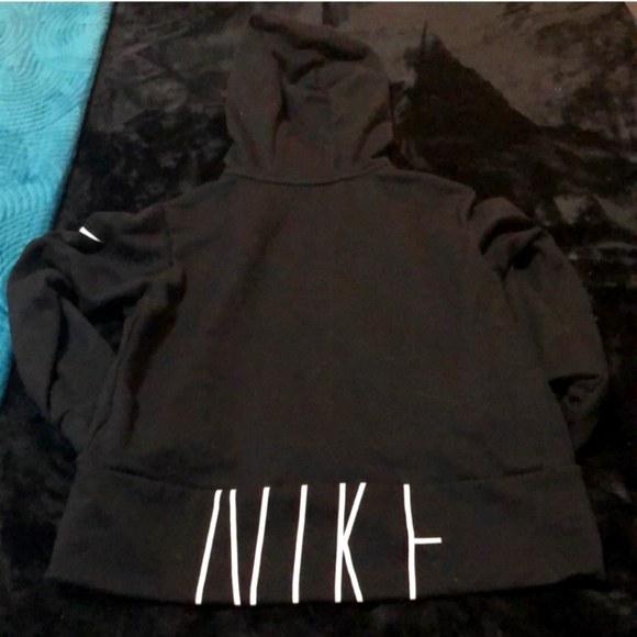 Nike Woman’s Cropped Hoodie - Size Women's S - Picture 2 of 2